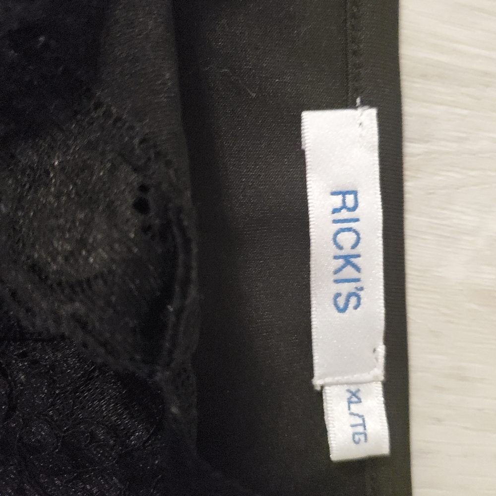 **FREE with purchase!**Ricki's stretchy cami - Picture 2 of 4